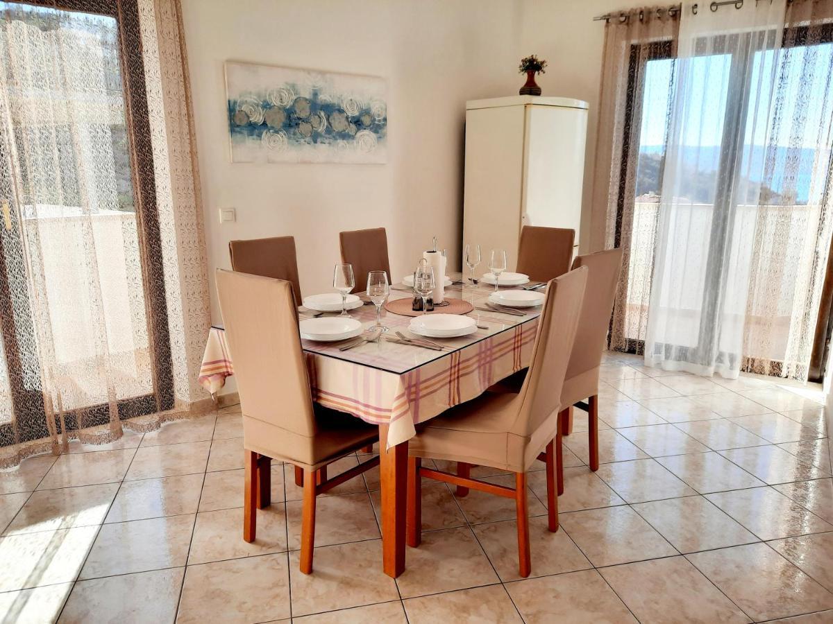 Lovely 3-Bedroom Apartment With Breathtaking View Dugi Rat Exteriér fotografie
