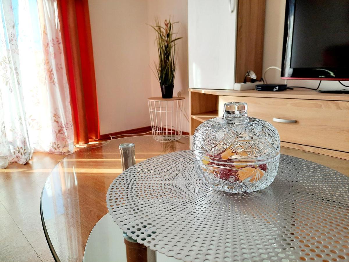 Lovely 3-Bedroom Apartment With Breathtaking View Dugi Rat Exteriér fotografie