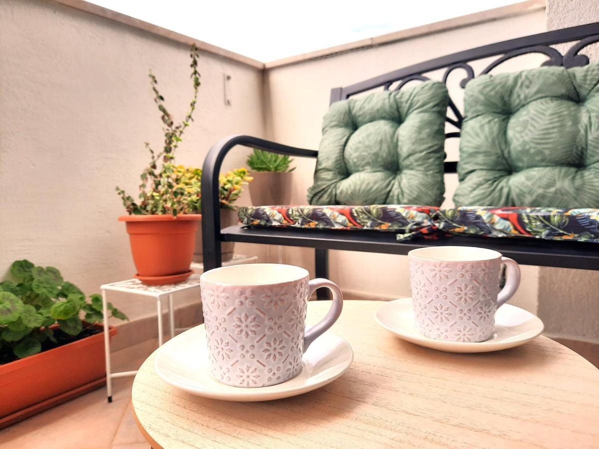 Lovely 3-Bedroom Apartment With Breathtaking View Dugi Rat Exteriér fotografie